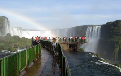 Foz do Iguaçu quer ampliar oferta de voos
